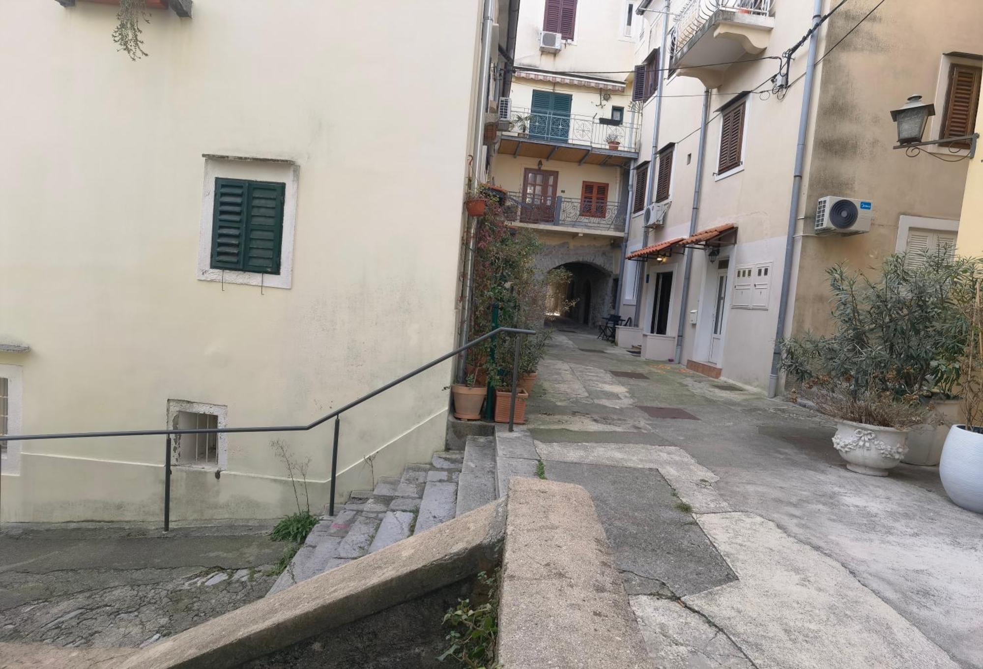 Apartment Zlatko , Steps To The Sea