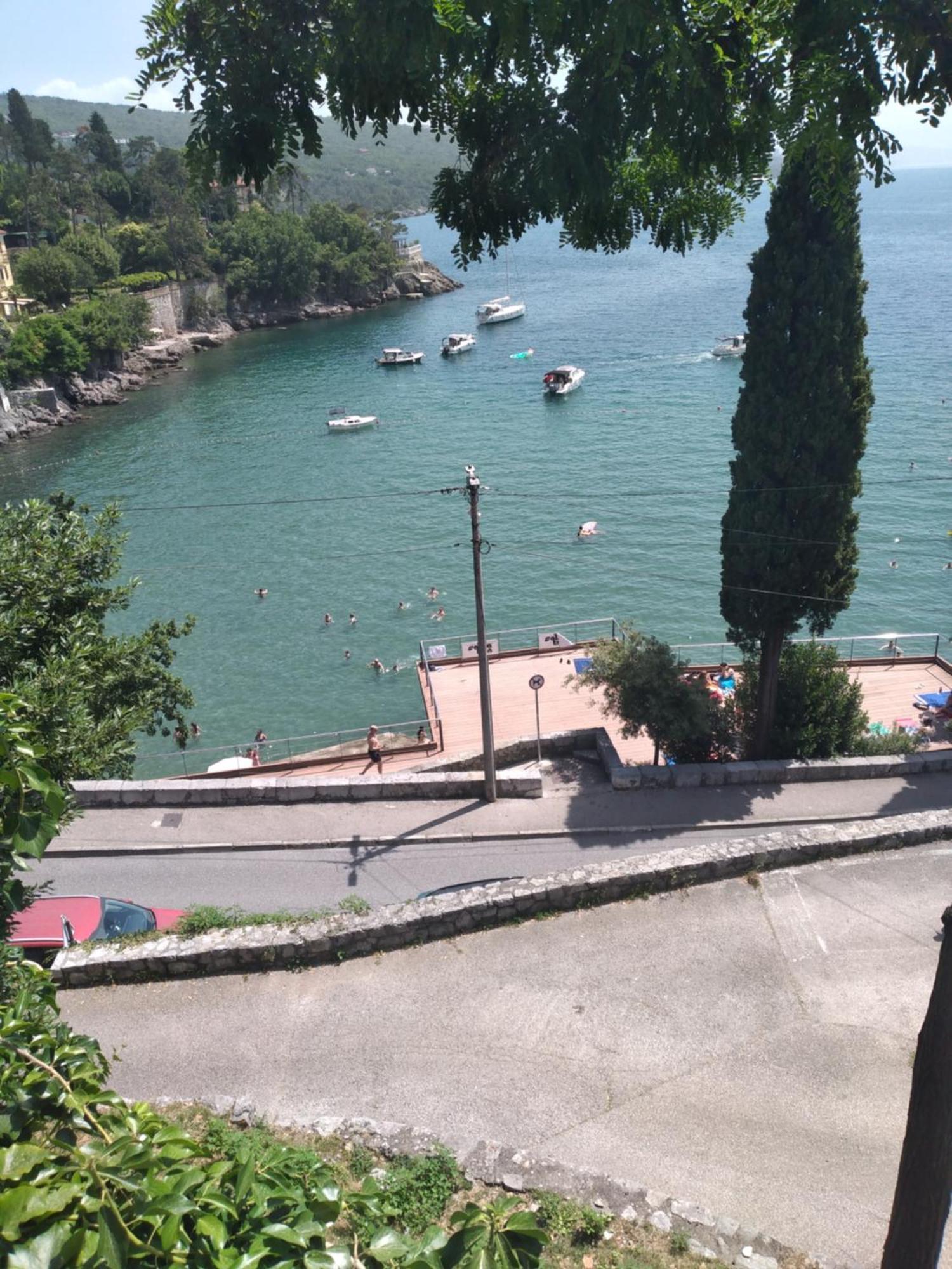 Apartment Zlatko , Steps To The Sea